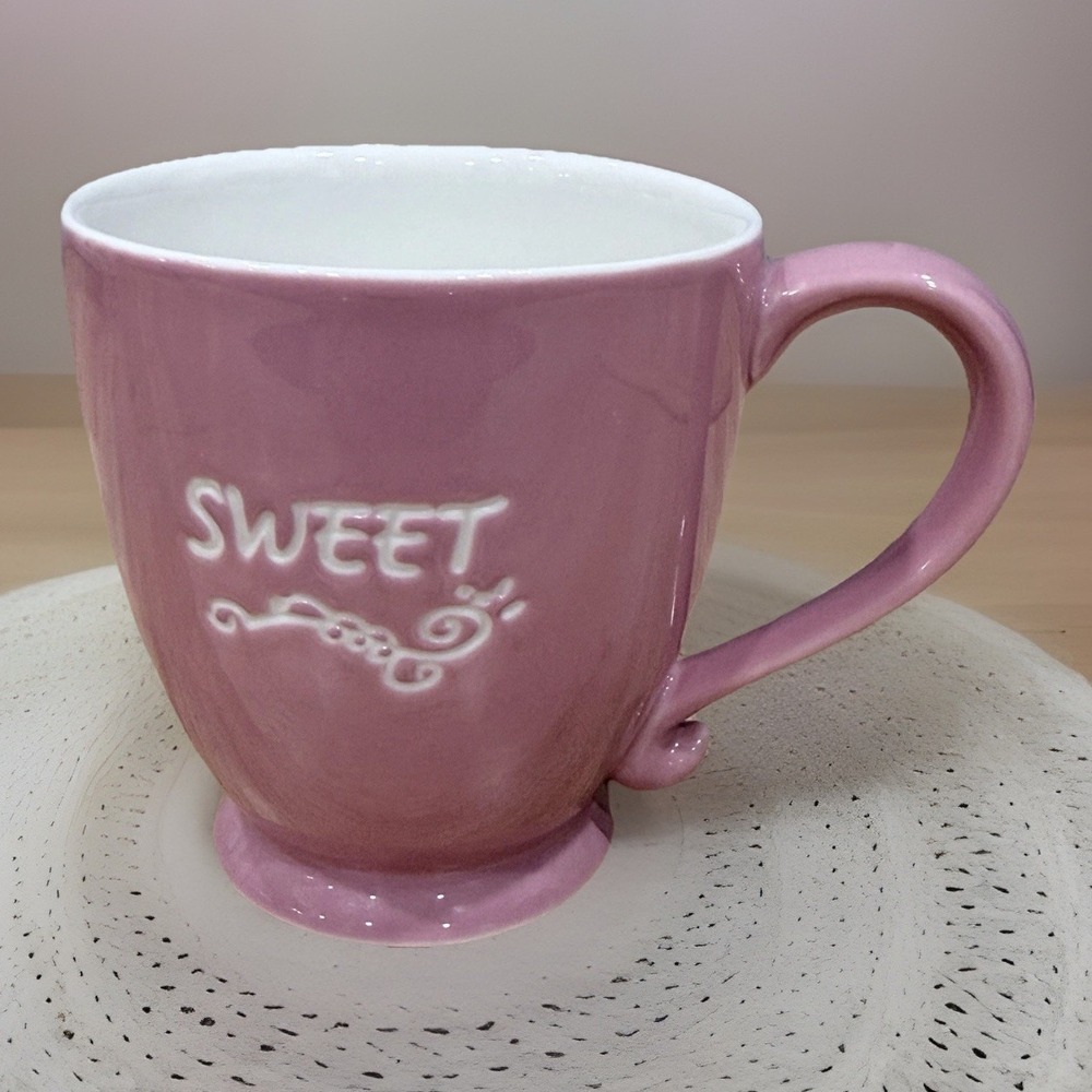 Starbucks Pink Sweet Embossed Ceramic Mug 15oz Coffee Tea 2006 Gift Valentines